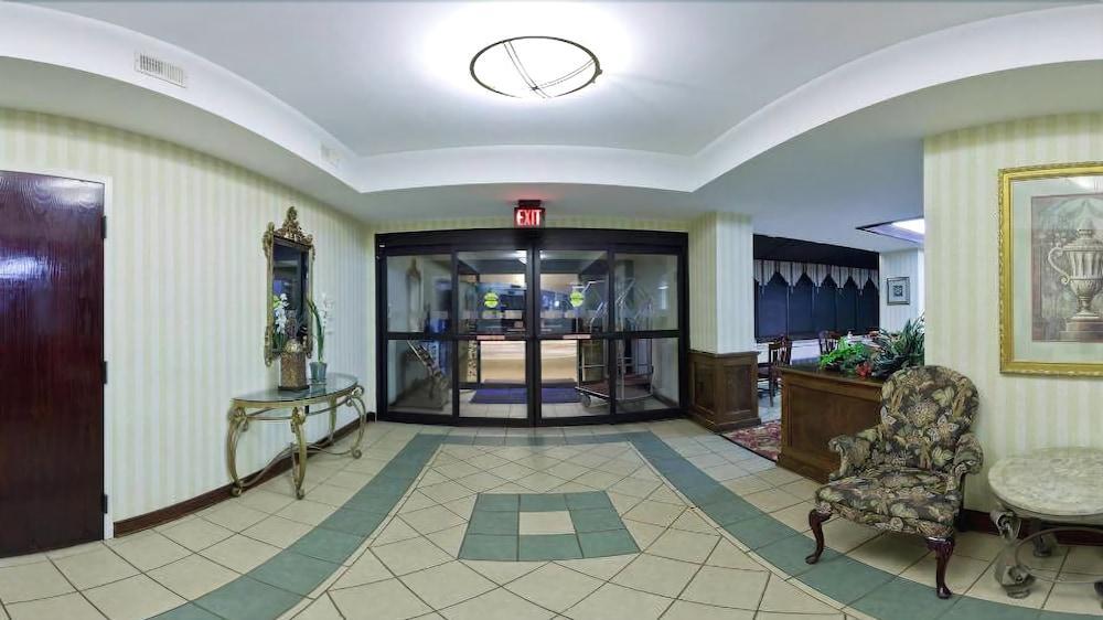 Holiday Inn Express - Chester By Ihg Экстерьер фото