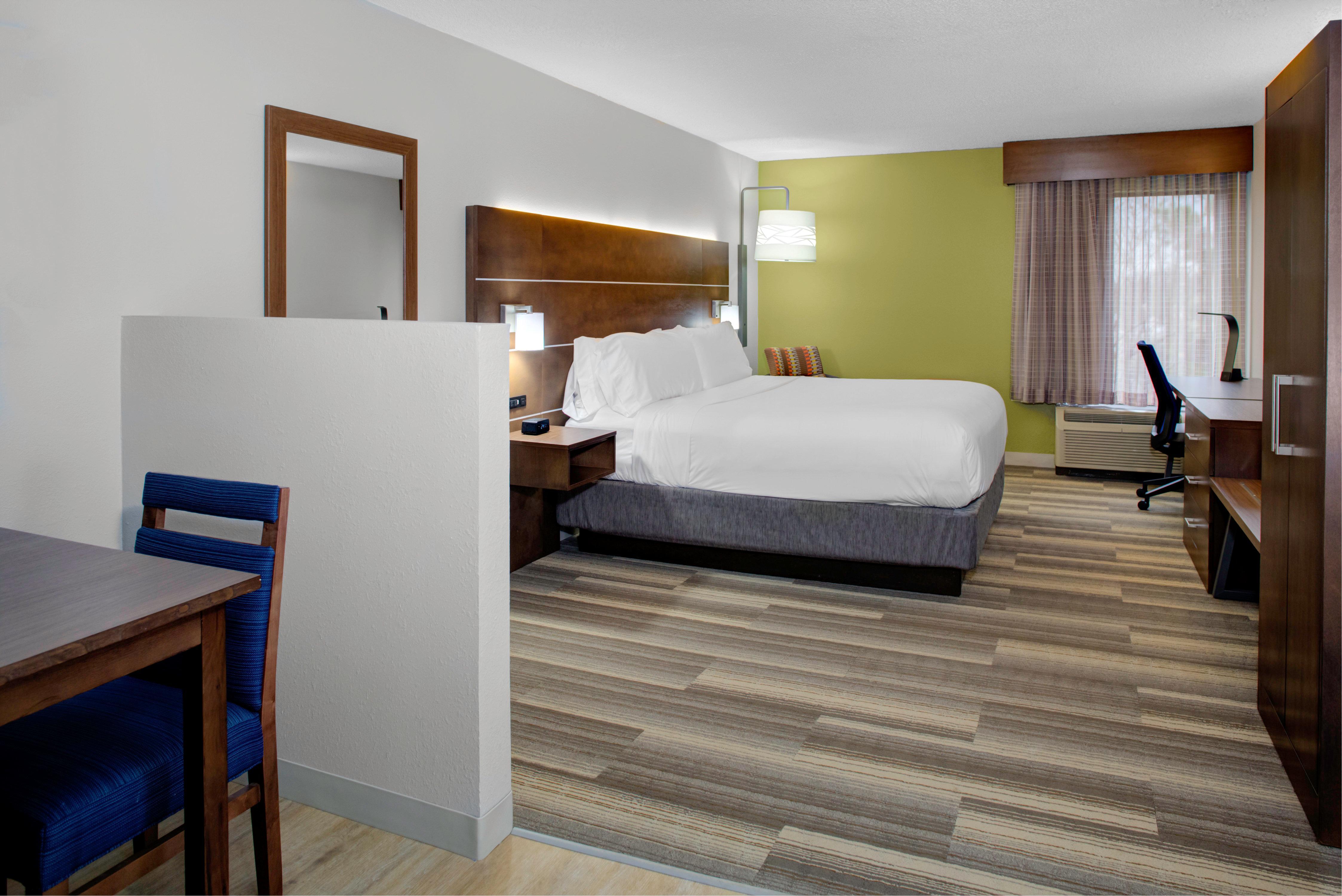 Holiday Inn Express - Chester By Ihg Экстерьер фото