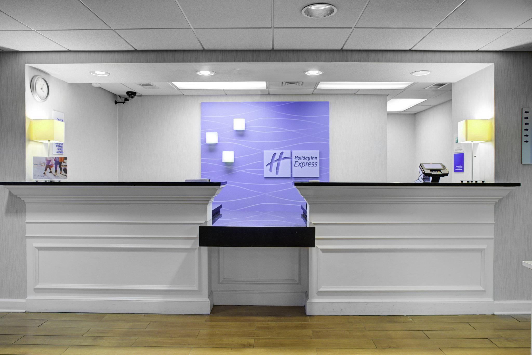 Holiday Inn Express - Chester By Ihg Экстерьер фото