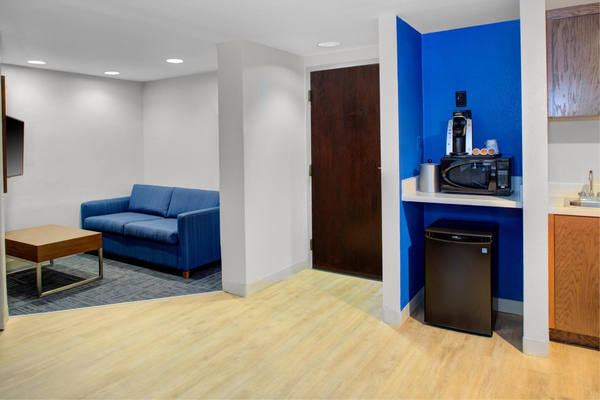 Holiday Inn Express - Chester By Ihg Экстерьер фото