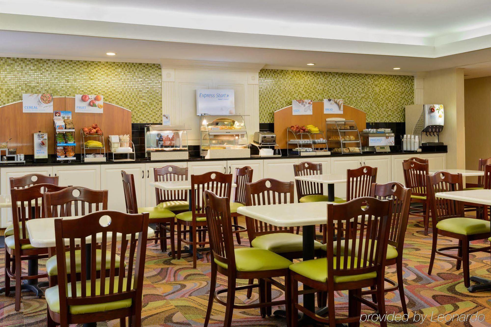 Holiday Inn Express - Chester By Ihg Экстерьер фото