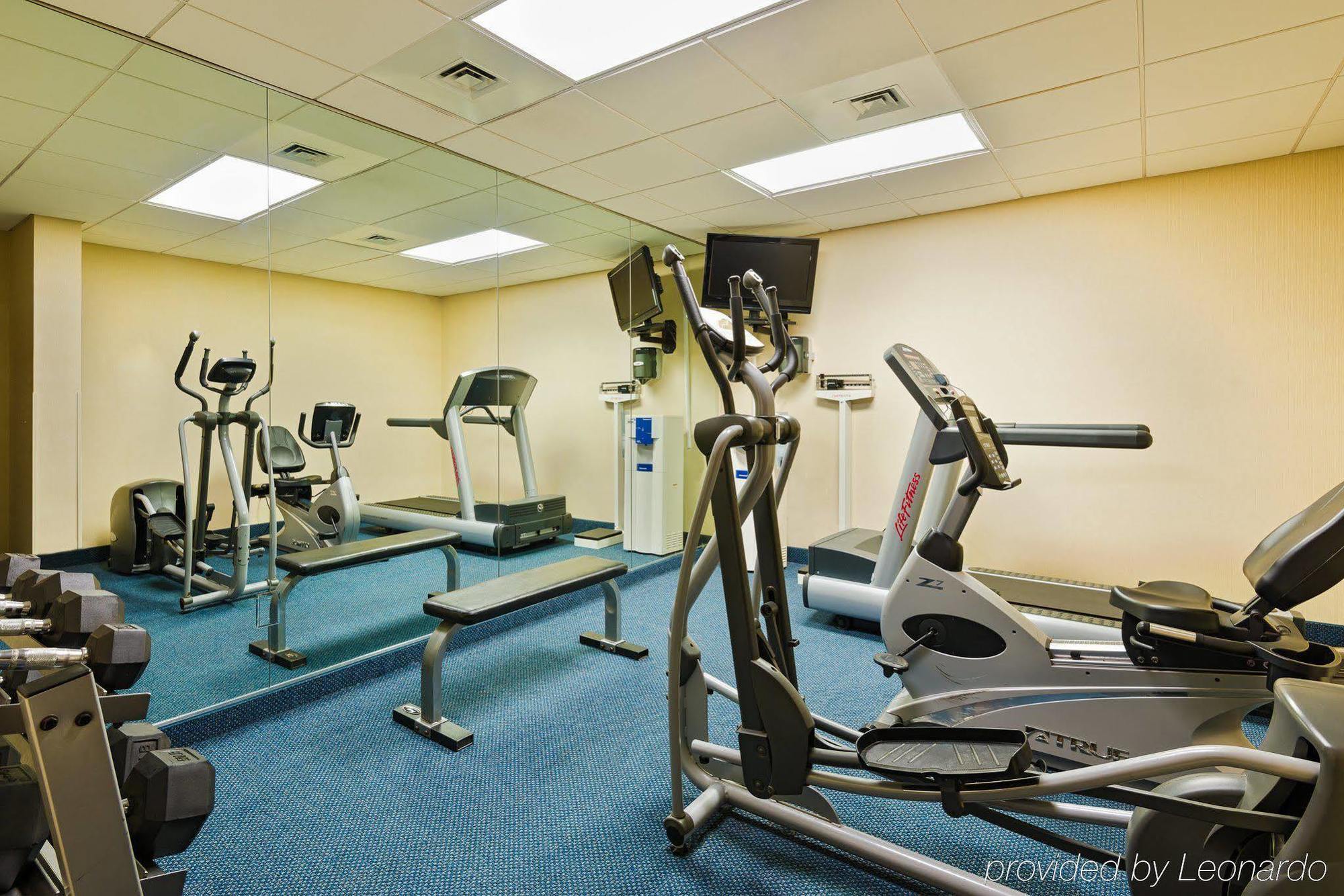 Holiday Inn Express - Chester By Ihg Экстерьер фото